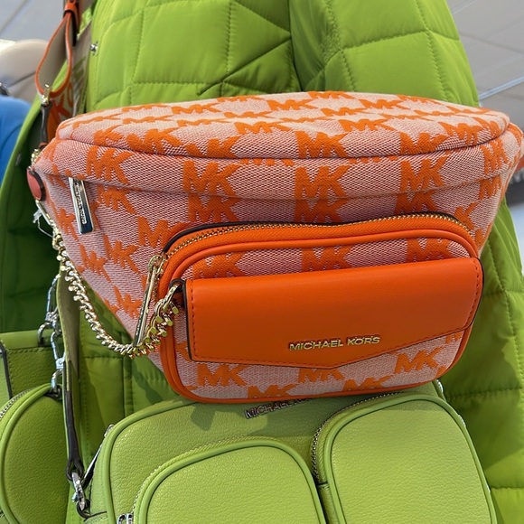 MICHAEL KORS Maisie Lg Logo 2-in-1 Sling Waist Fanny Pack Crossbody
Poppy
NWT - Picture 7 of 16